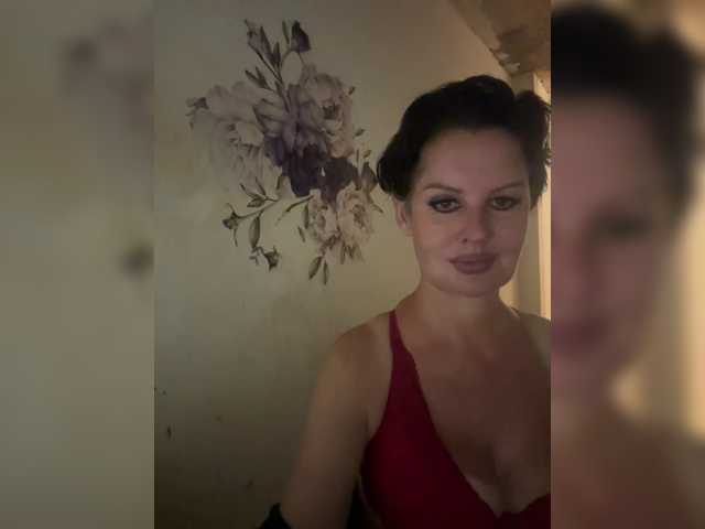 RoyalBreasts live cam on BongaCams