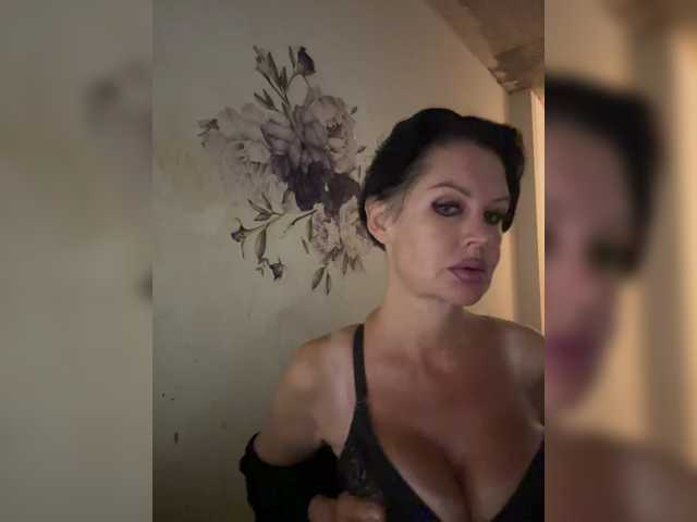 RoyalBreasts