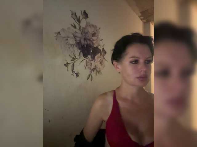 RoyalBreasts live cam on BongaCams