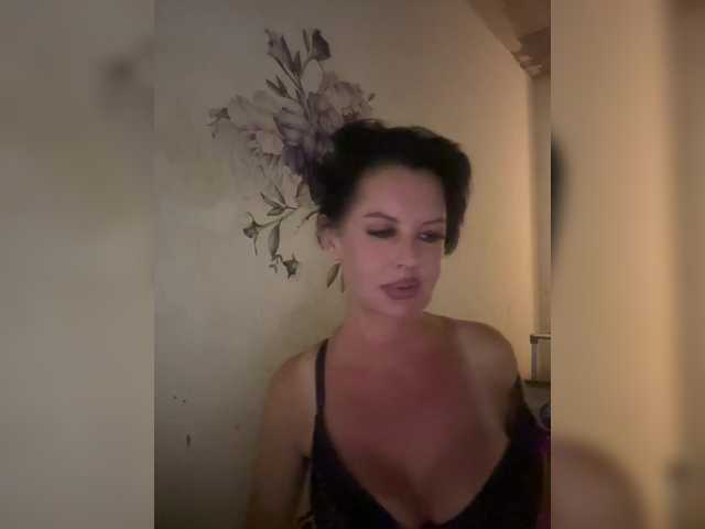RoyalBreasts live cam on BongaCams