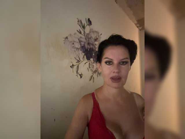 RoyalBreasts live cam on BongaCams