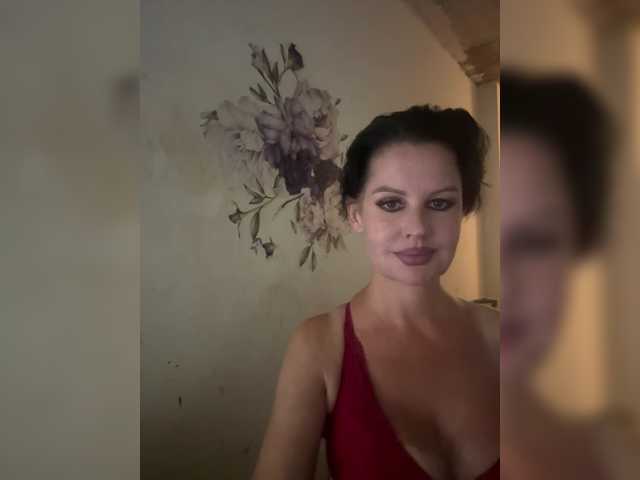 RoyalBreasts live cam on BongaCams