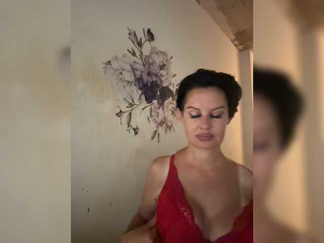RoyalBreasts live cam on BongaCams