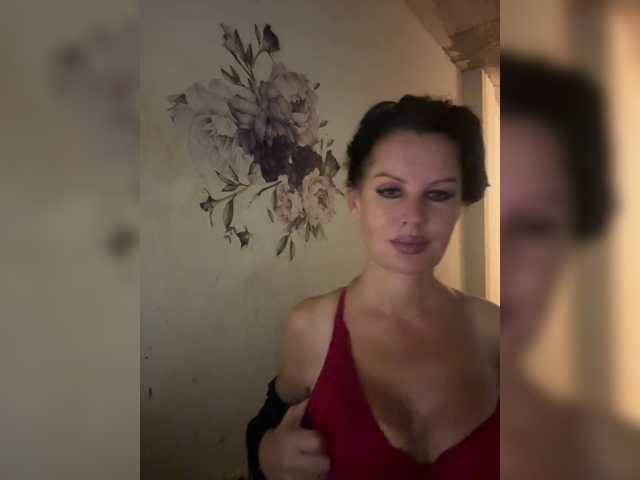 RoyalBreasts live cam on BongaCams