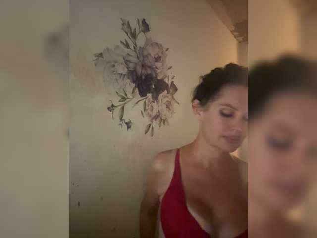 RoyalBreasts live cam on BongaCams