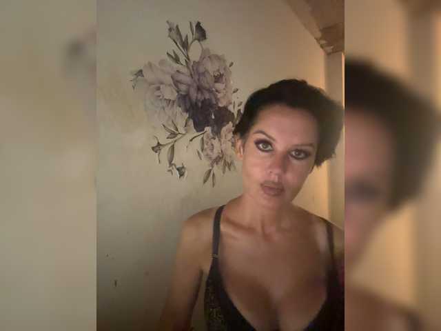 RoyalBreasts live webcam show