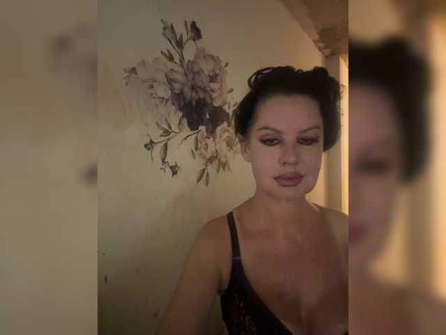 RoyalBreasts live cam on BongaCams