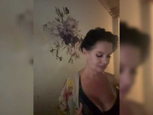 Royalbreasts live cam