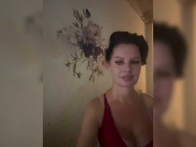 RoyalBreasts live cam on BongaCams