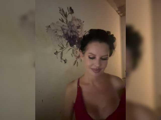 RoyalBreasts live cam on BongaCams