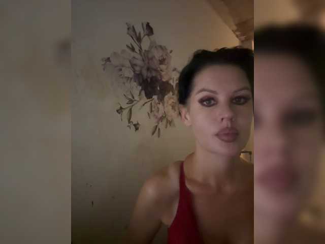 RoyalBreasts live cam on BongaCams