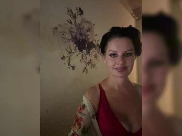 RoyalBreasts live cam on BongaCams