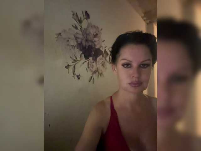 RoyalBreasts live cam preview
