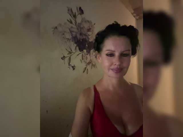 RoyalBreasts live cam on BongaCams