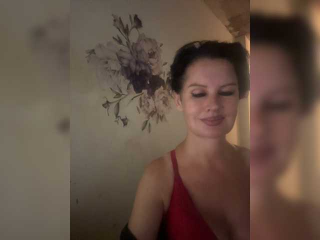 RoyalBreasts live cam preview