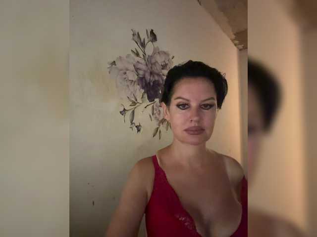 RoyalBreasts live cam on BongaCams