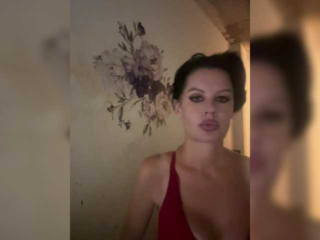 RoyalBreasts live cam on BongaCams