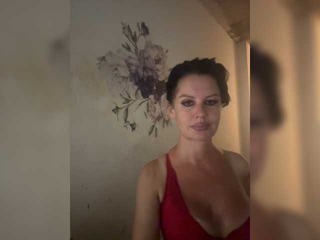 RoyalBreasts Nude Live Sex Shows