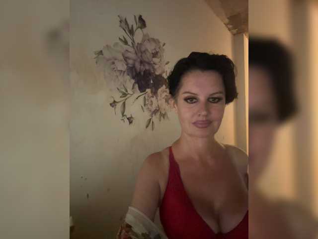 RoyalBreasts live cam on BongaCams