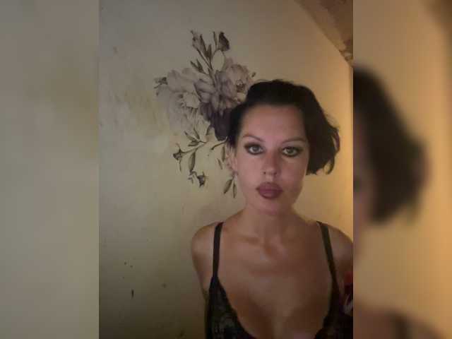 RoyalBreasts live cam on BongaCams