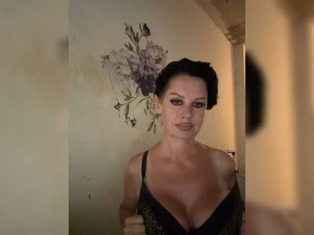 RoyalBreasts