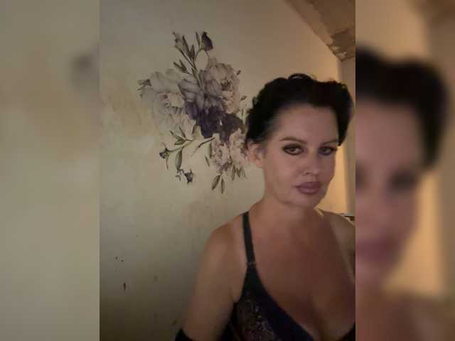 RoyalBreasts live cam on BongaCams