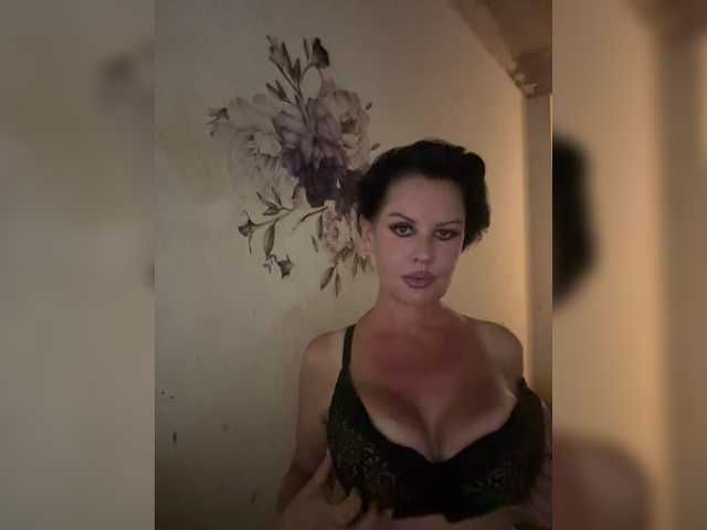 RoyalBreasts