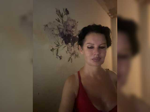 RoyalBreasts, en vivo ahora en BongaCams