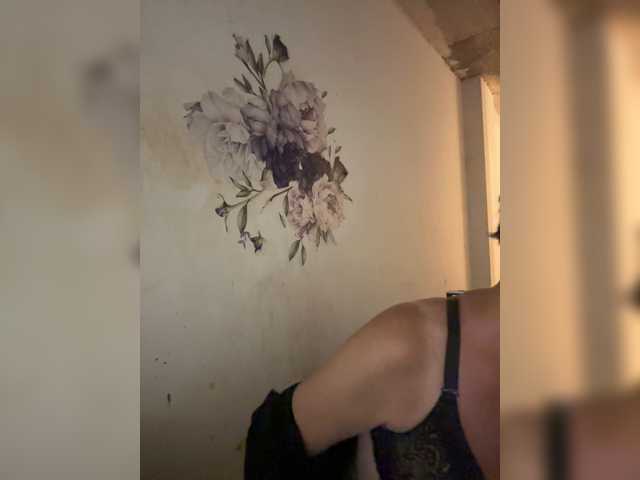 RoyalBreasts live cam on BongaCams