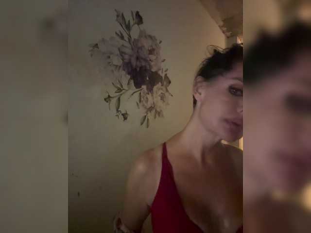 RoyalBreasts live cam on BongaCams