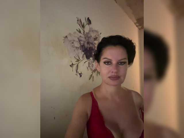 RoyalBreasts live cam on BongaCams