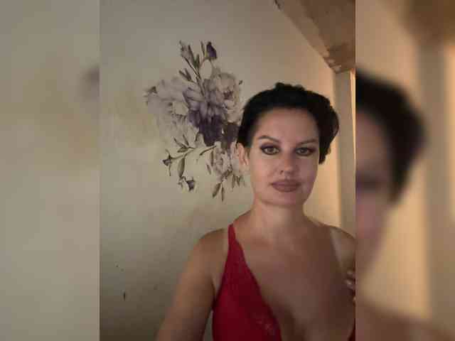 RoyalBreasts webcam
