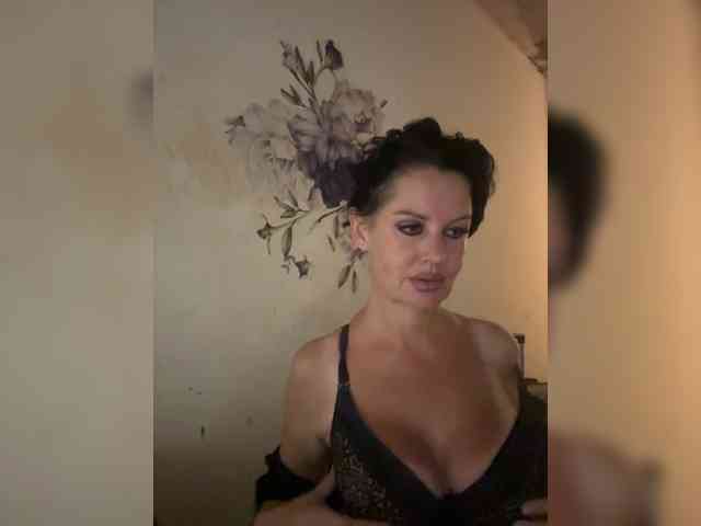 RoyalBreasts