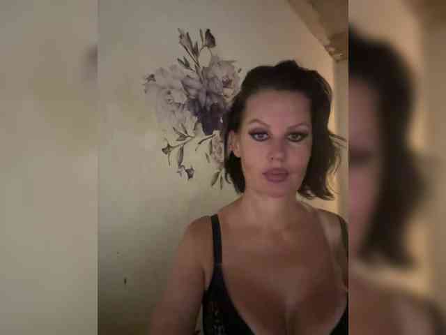 RoyalBreasts Sex Cam Show
