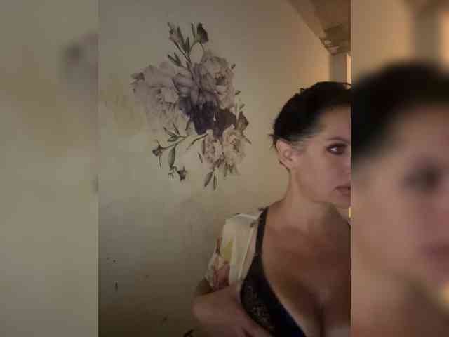 RoyalBreasts