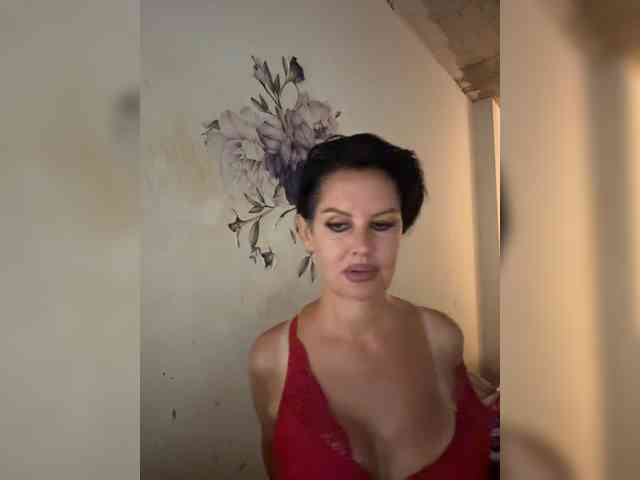 RoyalBreasts webcam