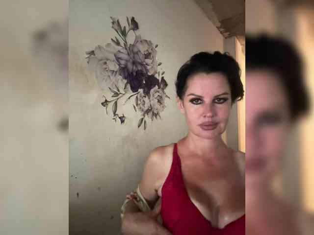 Model: RoyalBreasts