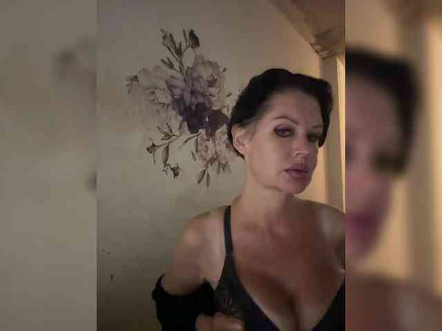RoyalBreasts