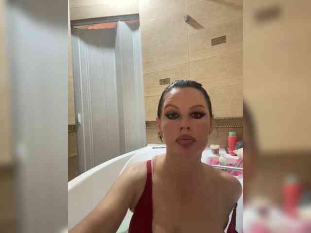 RoyalBreasts webcam