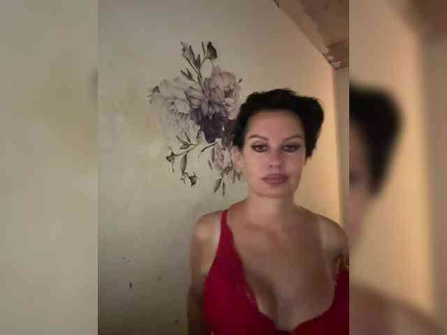 RoyalBreasts webcam