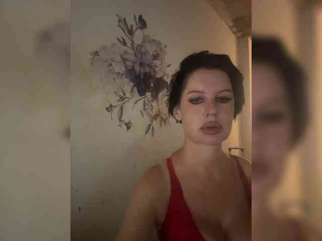 RoyalBreasts webcam