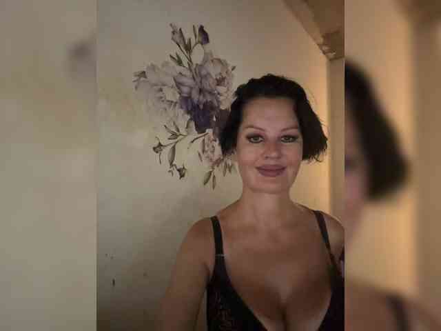 RoyalBreasts RoyalBreasts