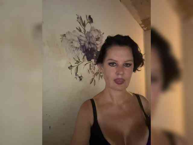 RoyalBreasts