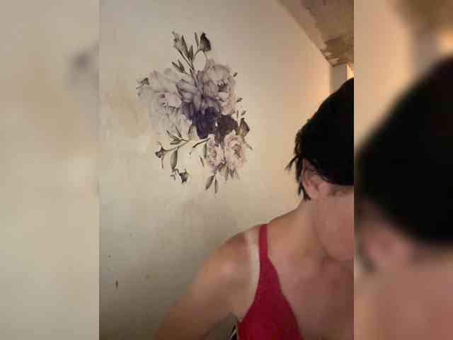 RoyalBreasts webcam