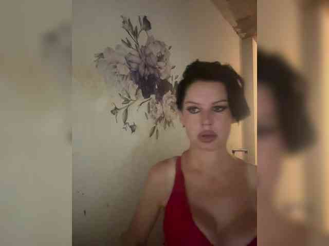 RoyalBreasts webcam