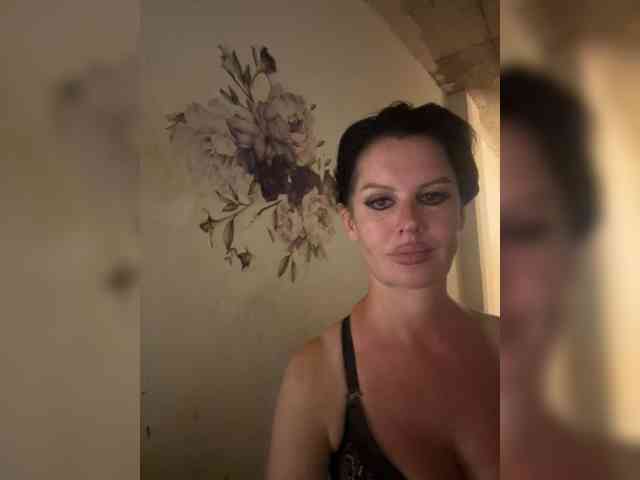 RoyalBreasts