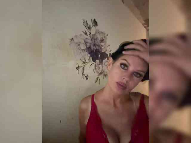 RoyalBreasts Sex Cam Show