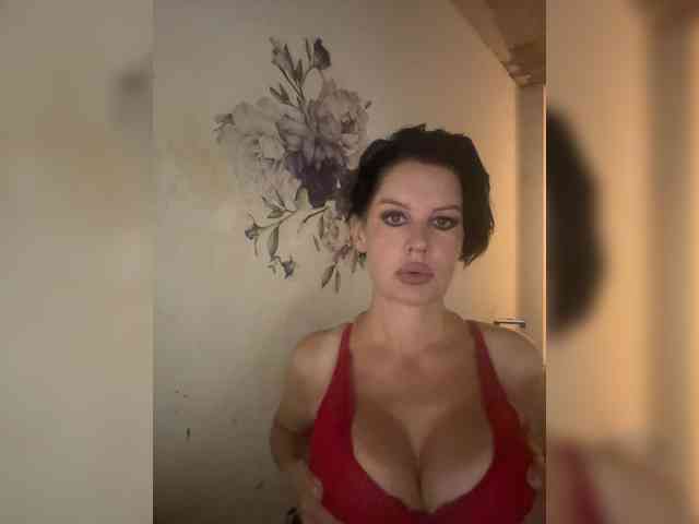 RoyalBreasts webcam