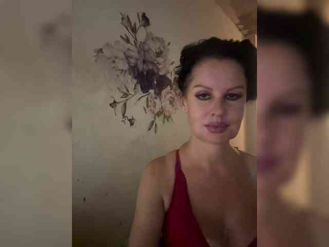 RoyalBreasts webcam