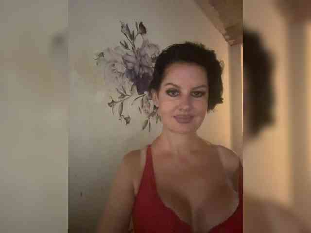 RoyalBreasts webcam